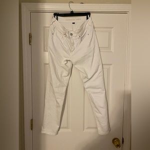 American Eagle white Tomgirl jeans